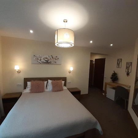 Lanobila Hotel Sinaia Bagian luar foto