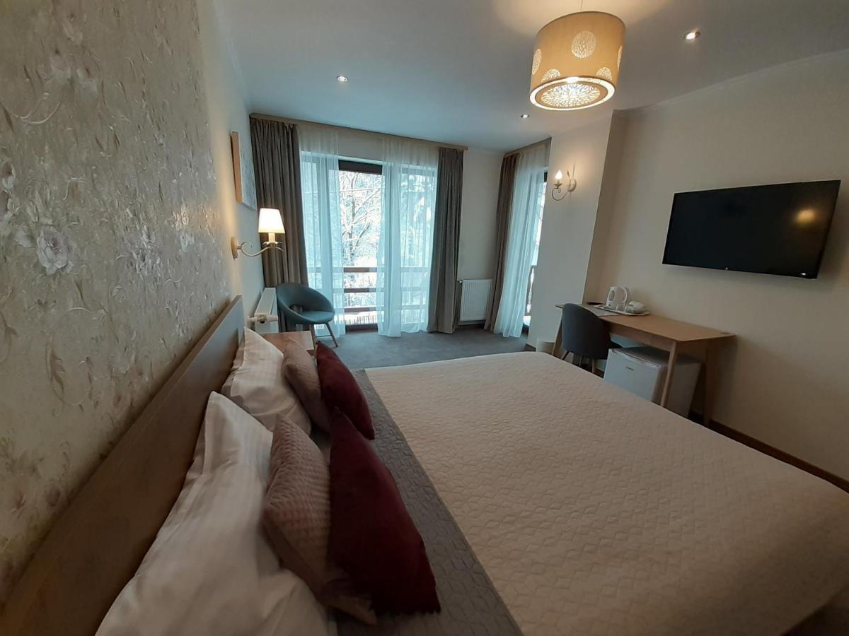 Lanobila Hotel Sinaia Bagian luar foto
