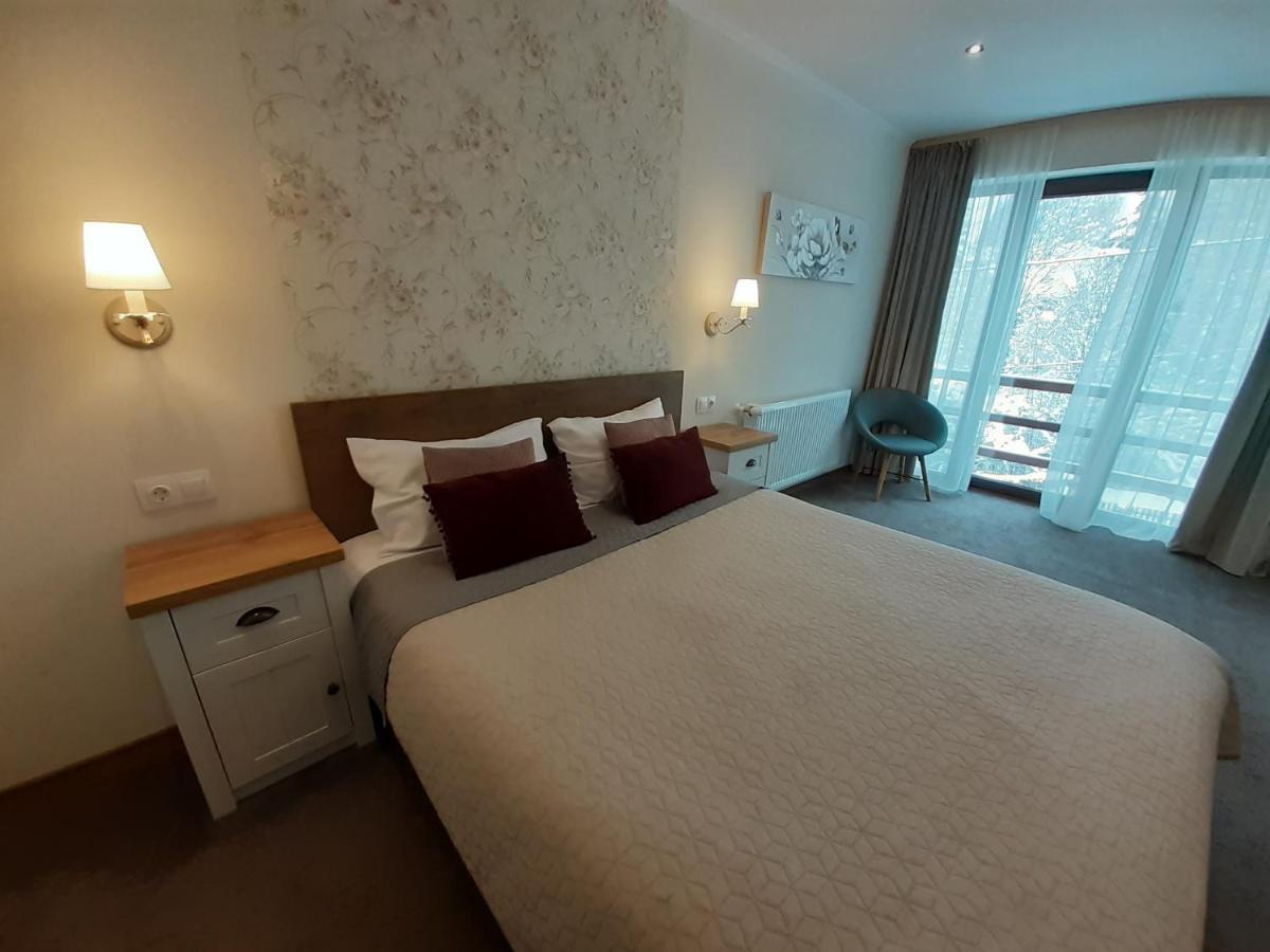 Lanobila Hotel Sinaia Bagian luar foto