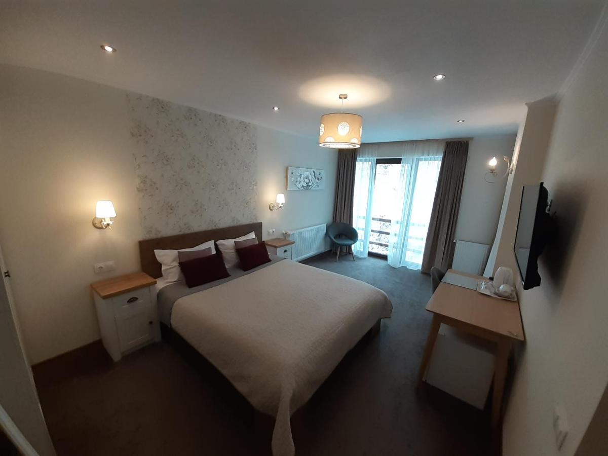 Lanobila Hotel Sinaia Bagian luar foto
