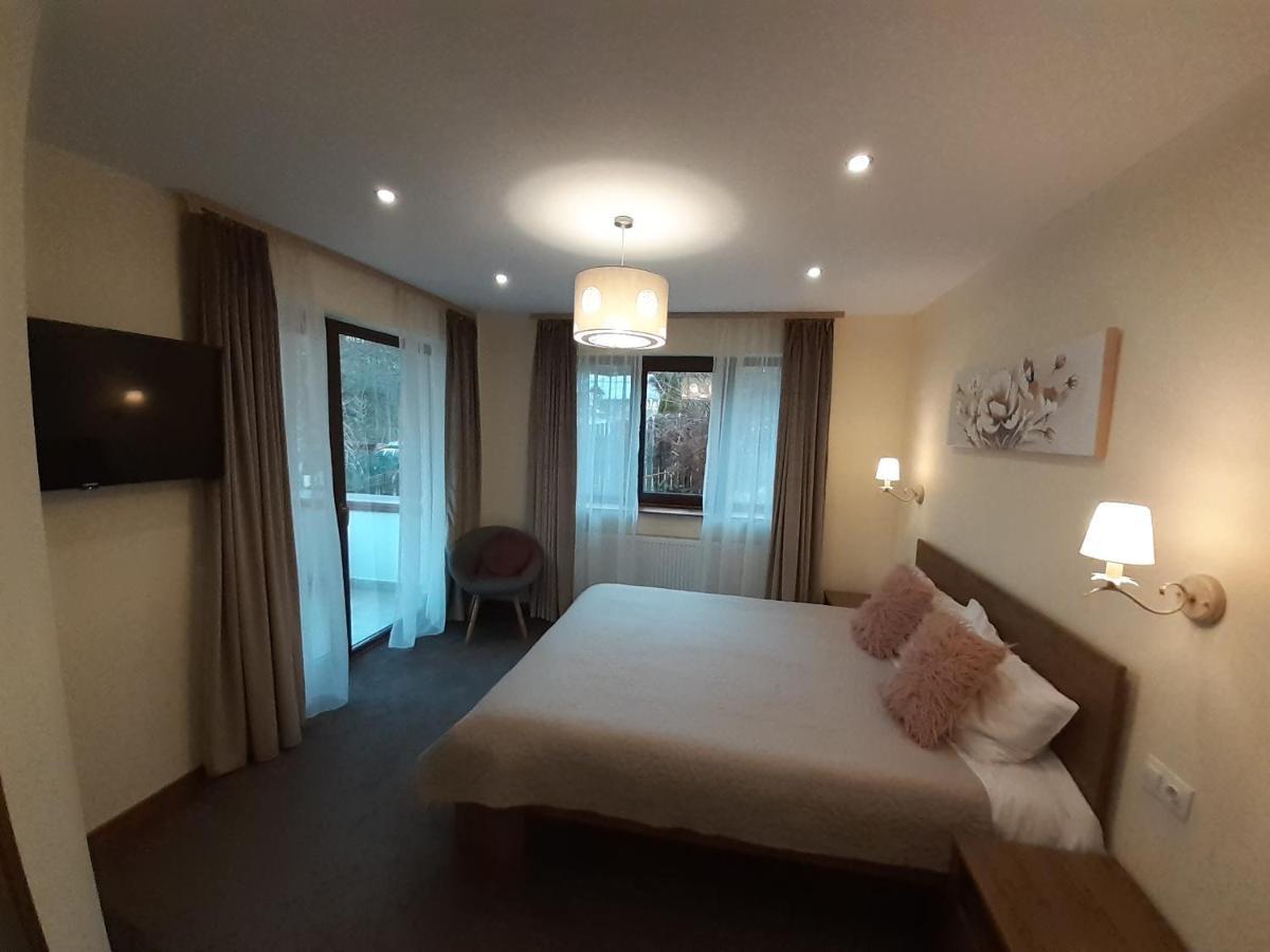 Lanobila Hotel Sinaia Bagian luar foto