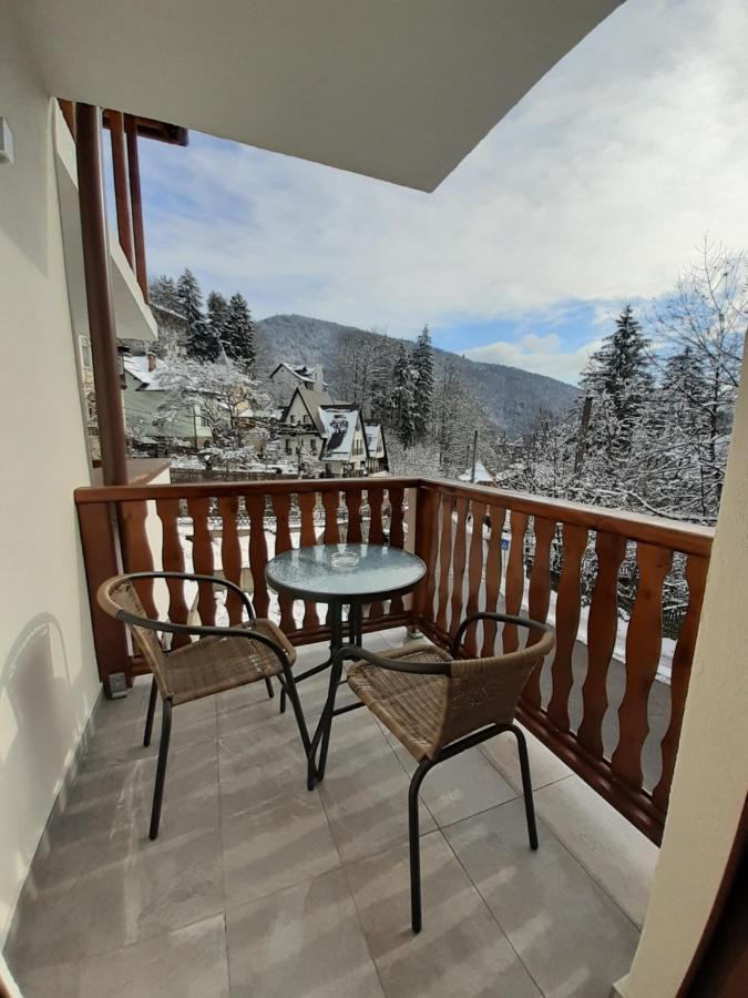 Lanobila Hotel Sinaia Bagian luar foto