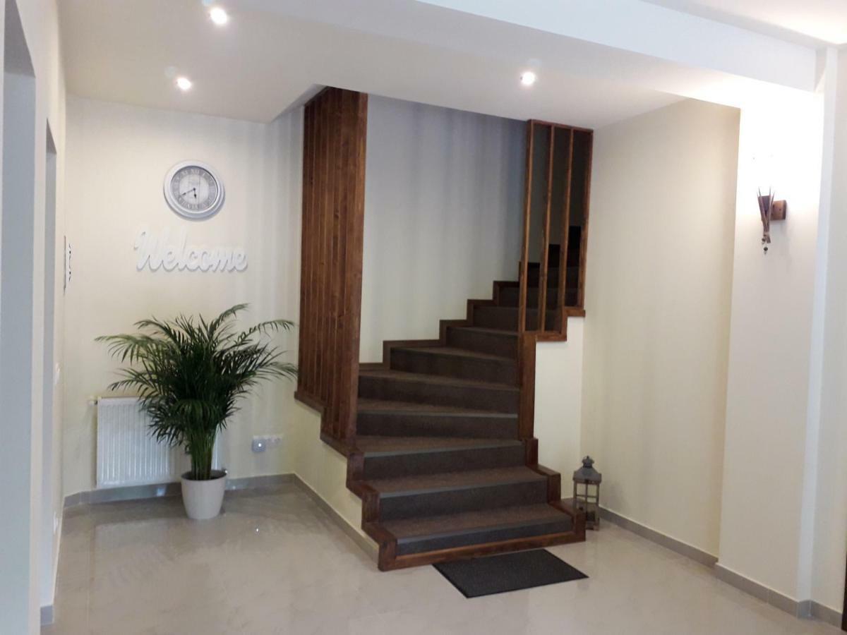 Lanobila Hotel Sinaia Bagian luar foto